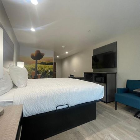 Clarion Pointe Hotel Fort Worth Ngoại thất bức ảnh