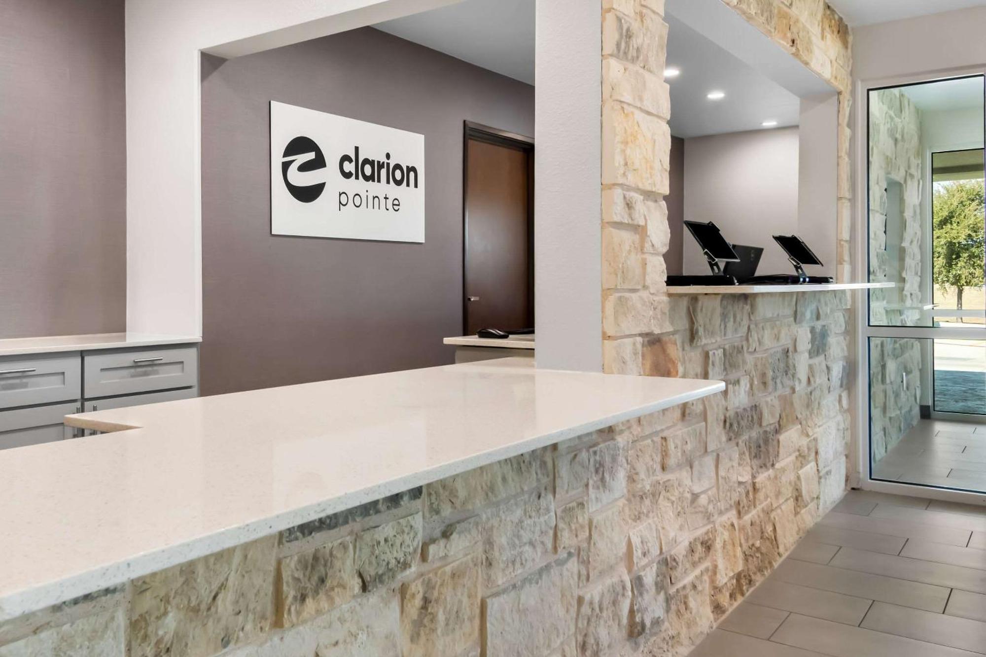 Clarion Pointe Hotel Fort Worth Ngoại thất bức ảnh