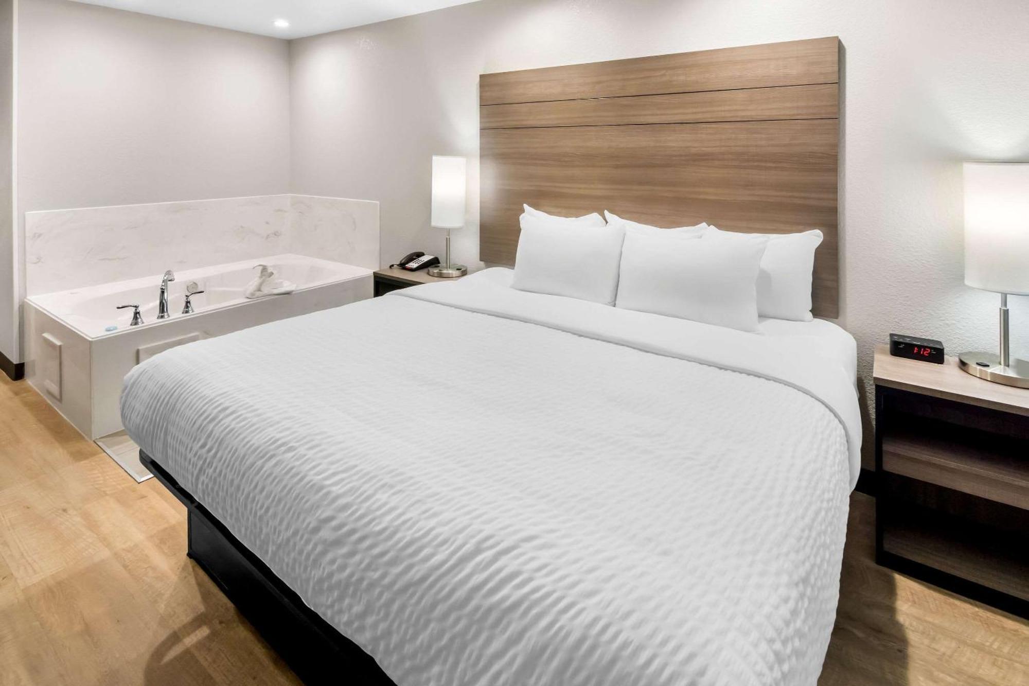 Clarion Pointe Hotel Fort Worth Ngoại thất bức ảnh
